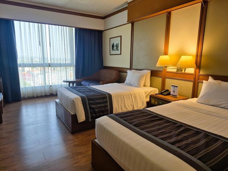 Cholchan Pattaya Beach Resort - Sha Extra Plus Exterior photo
