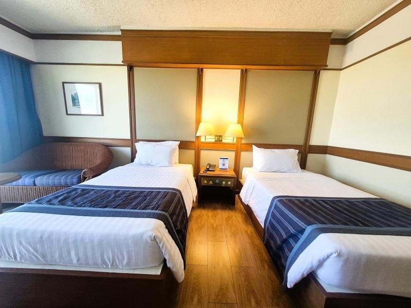 Cholchan Pattaya Beach Resort - Sha Extra Plus Exterior photo