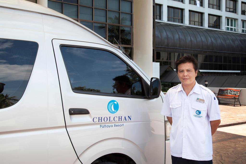 Cholchan Pattaya Beach Resort - Sha Extra Plus Exterior photo A driver with a car