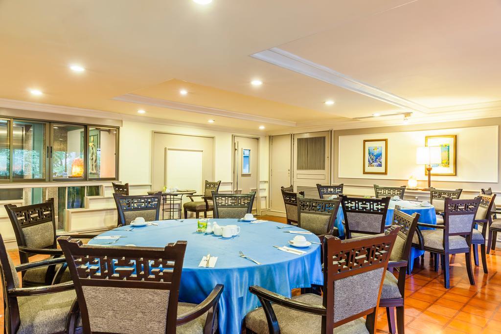 Cholchan Pattaya Beach Resort - Sha Extra Plus Exterior photo The restaurant