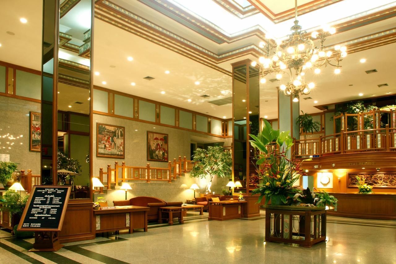 Cholchan Pattaya Beach Resort - Sha Extra Plus Exterior photo Lobby
