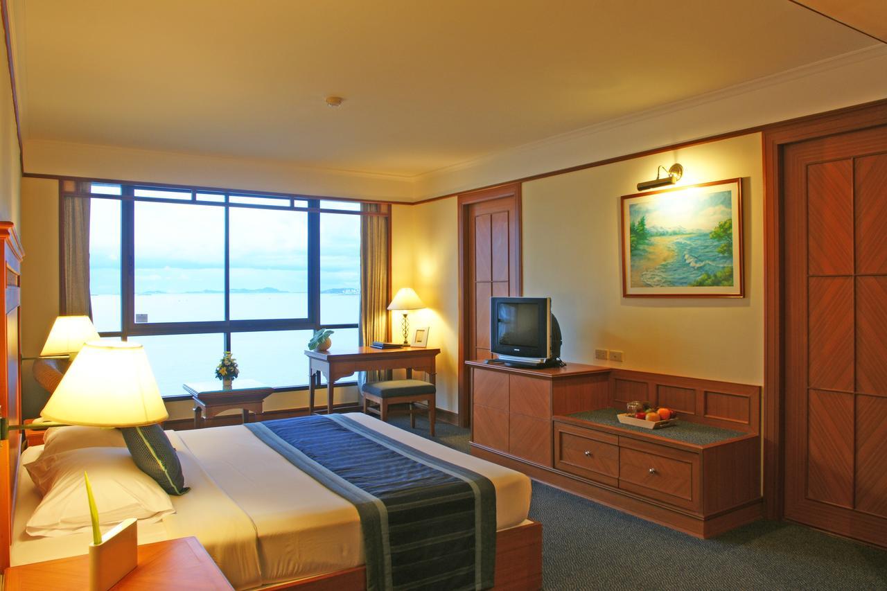 Cholchan Pattaya Beach Resort - Sha Extra Plus Room photo Deluxe Room