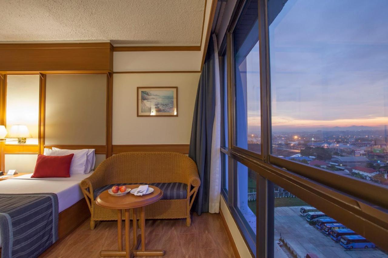 Cholchan Pattaya Beach Resort - Sha Extra Plus Exterior photo Deluxe Room